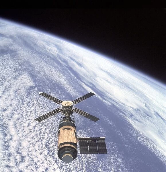 Skylab and Earth Limb